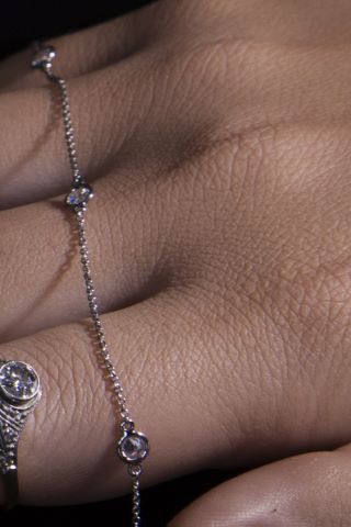 Fin bracelet