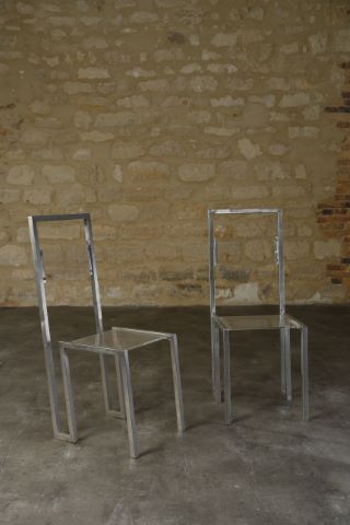 Paire de chaises modèle 