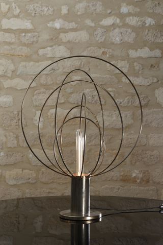 Lampe de table à corps tubulaire