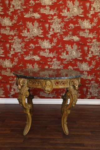 Table de milieu circulaire