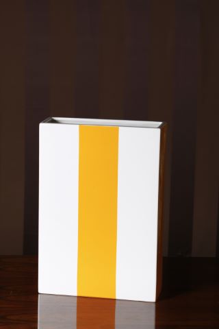 Daniel Buren (né en 1938) Vase de la série...