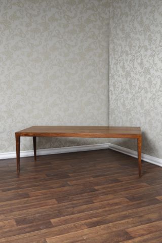 Grande table basse rectangulaire