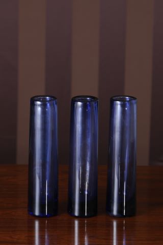 Ensemble de trois vases cylindriques