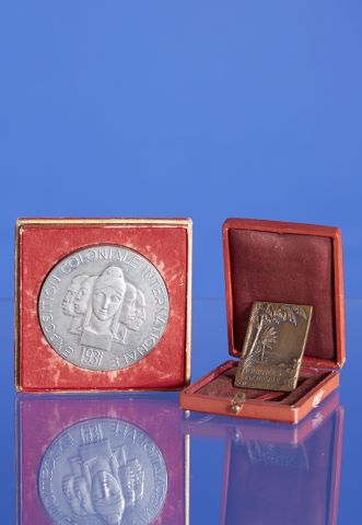 Deux médailles coloniales