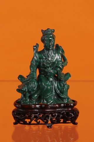 Statuette en malachite sculptée
