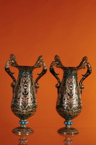 Paire de vases de forme balustre