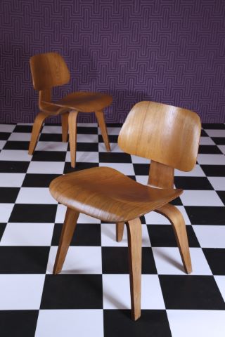 Charles Eames (1907-1978) Paire de chaises