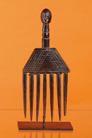 République Démocratique du Congo Peigne Luba