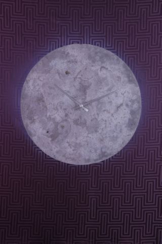 Vero Reato (née en 1966) Horloge Moon