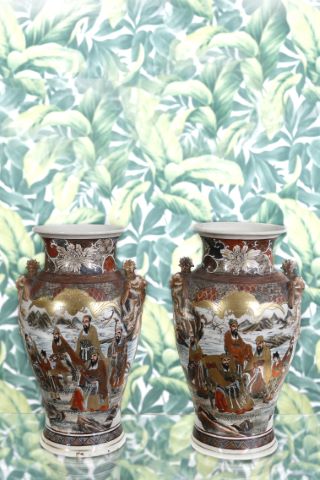 Paire de vases balustre