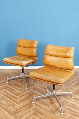 Suite de 3 chaises, modèle “Soft Pad”