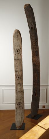 Deux piquets de tente
