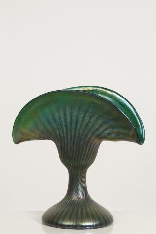 Vase sur piédouche