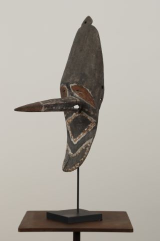 Deux masques décoratifs
