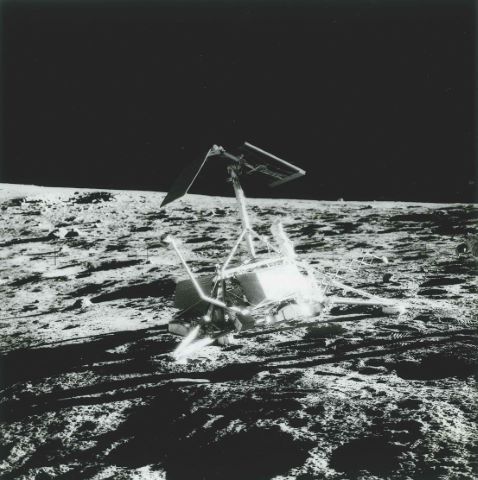 La sonde Surveyor 3 dans l'océan des Tempêtes. Apollo 12