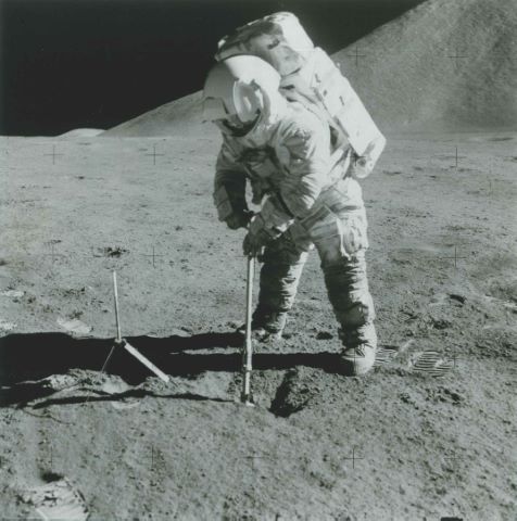 NASA - David Scott James Irwin creusant...