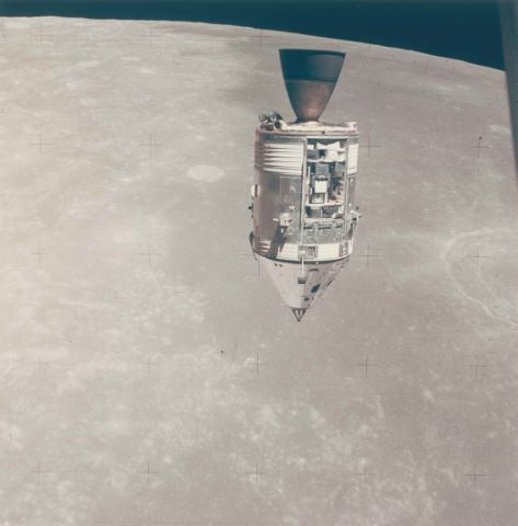 Le module de commande Endeavour vu du module lunaire. Apollo…