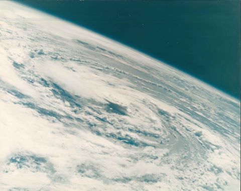 NASA - Walt Cunningham L'ouragan Gladys au dessus...