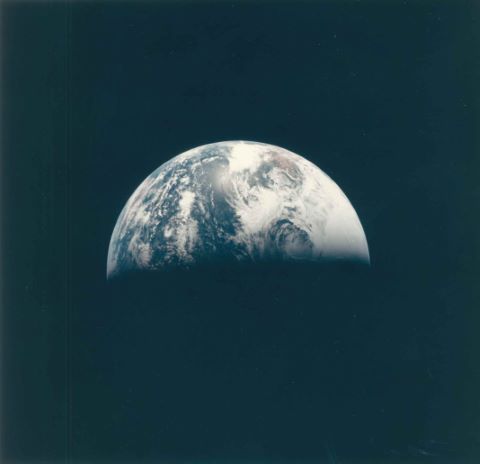NASA Superbe vue de la Terre peu après...