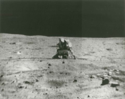 Le module lunaire capturé par la caméra video statique. Apollo…