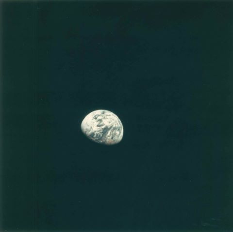 La Terre durant le transit vers la Lune. Apollo 17