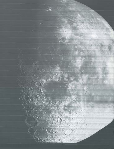 Mare Humorum, cratère Gasendi depuis une altitude de 2700 km.…