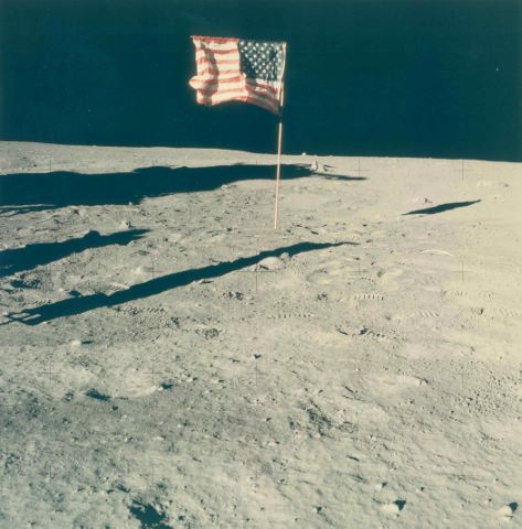 Le drapeau américain sur la Lune. Apollo 11