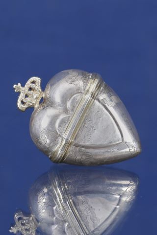 Boîte ex-voto en forme de cœur