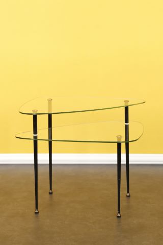 Table basse à deux plateaux formant bout de canapé