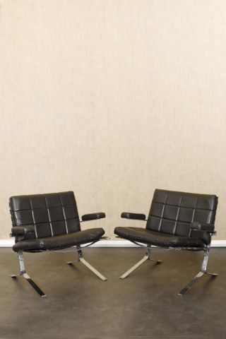 Paire de fauteuils modèle Jocker