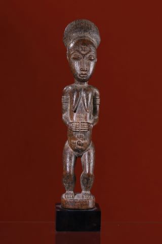 Statuette
