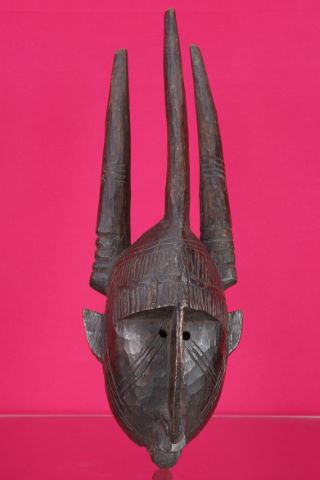 Masque à cornes