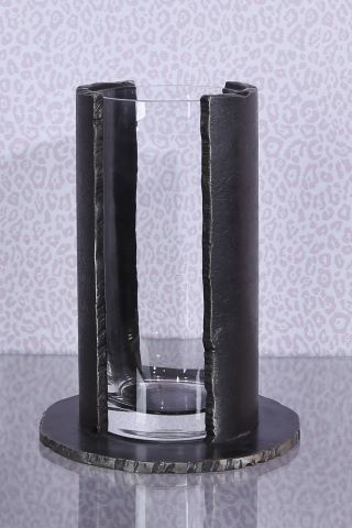 Bernar Venet (né en 1941) Vase