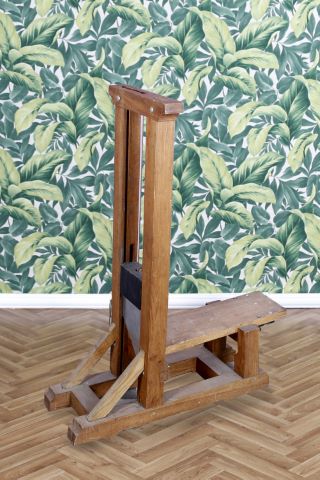 Guillotine miniature factice