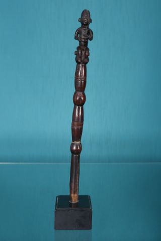 République du Congo Canne d’autorité de chef Yombe