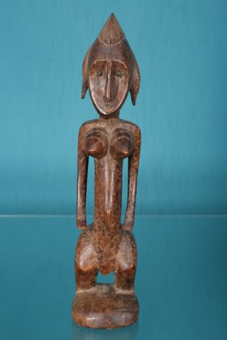 Statuette féminine