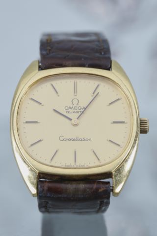 Montre bracelet d’homme, modèle Constellation
