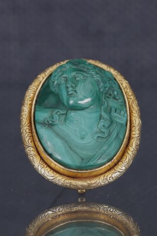 Broche camée