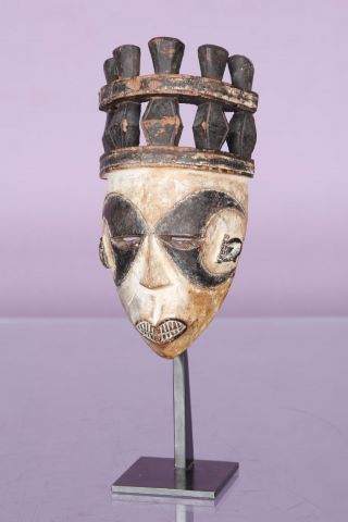 Idoma, Nigéria Masque à coiffe géométrique