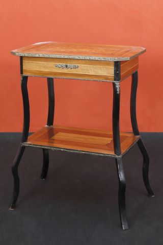 Table travailleuse