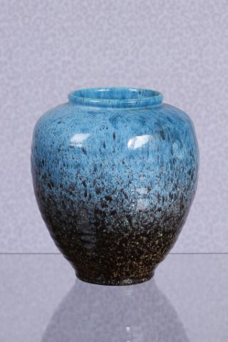 Accolay Vase