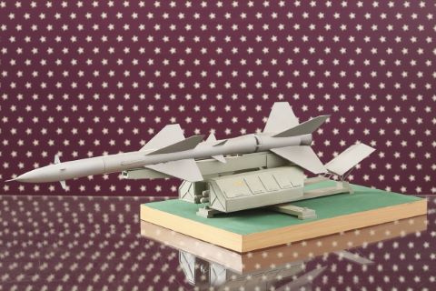 Maquette du site du lanceur de missile soviétique V750 VK…