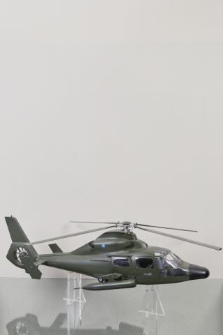 Maquette constructeur d’hélicoptère Panther AS565...