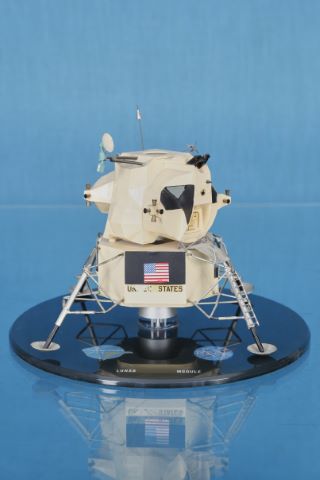 Rarissime maquette du module lunaire réalisée antérieurement à la mission…