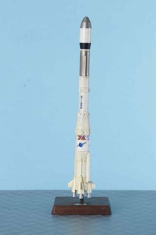 Fusée Ariane 3 au 1/100e
