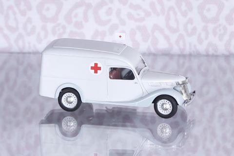 Fourgonette Renault, ambulance de type...
