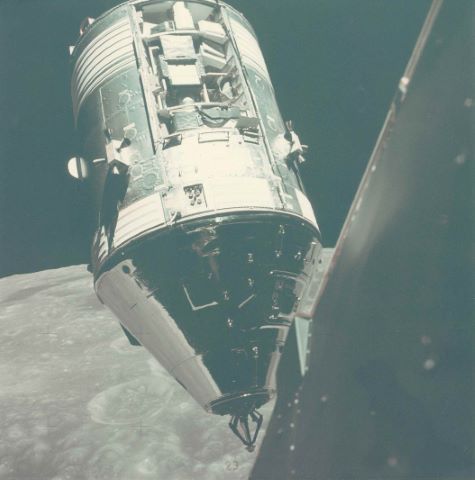 NASA Vue du module de commande (CSM) depuis...