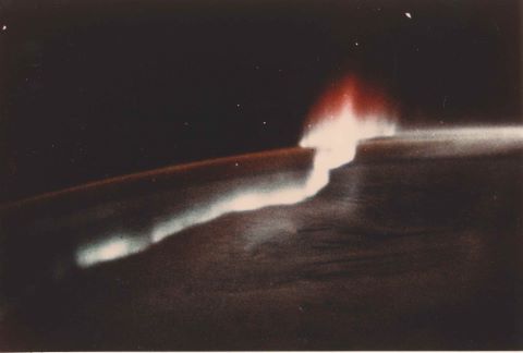 Spectaculaire vue d'une aurore boréale dans l'hémisphère sud lors de…