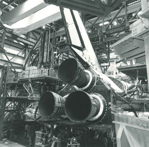 Vue des sorties de réacteurs et du stabilisateur vertical de…