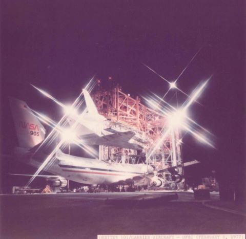 Navette Enterprise sur son porteur Boeing-747 au sol